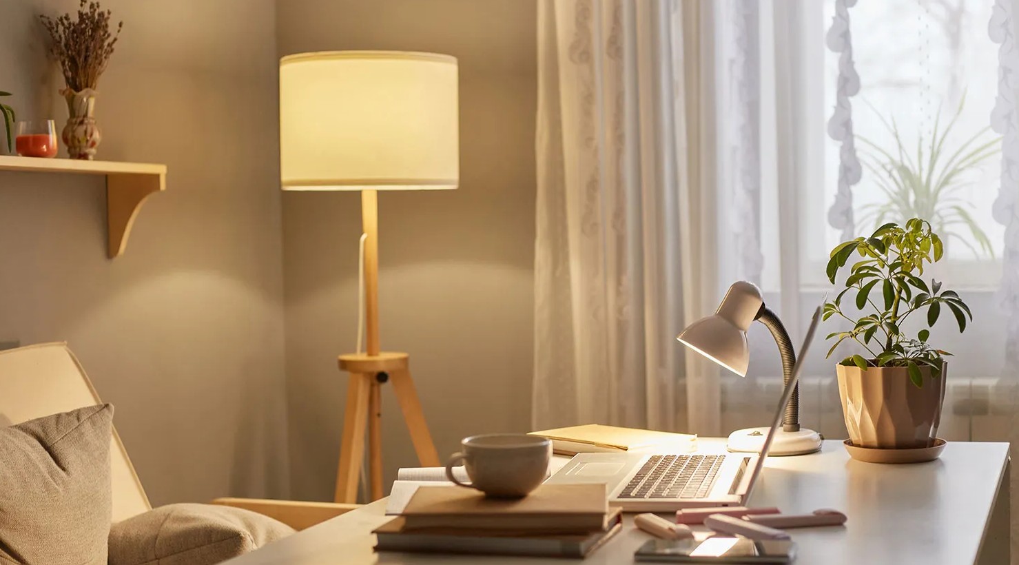 Quiet workspace supporting calm focus at Shouldersphkneei